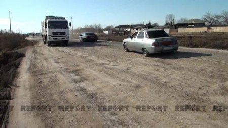 Neftçalada 13 kəndi birləşdirən yol keçilməz hala düşüb Neftçalada 13 kəndi birləşdirən yol keçilməz hala düşüb