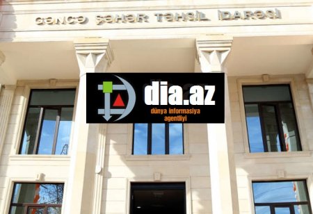 Aqronom ingilis dili dərsi keçir, xadimə sinif rəhbəri olub... Aqronom ingilis dili dərsi keçir, xadimə sinif rəhbəri olub...
